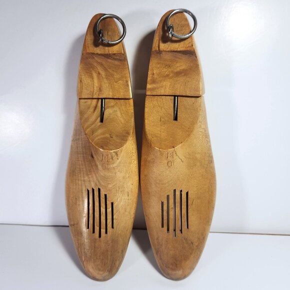 Vintage Shoe Trees Stretchers Mens 10M Classic Maple Construction Hanging Loops - Picture 4 of 13